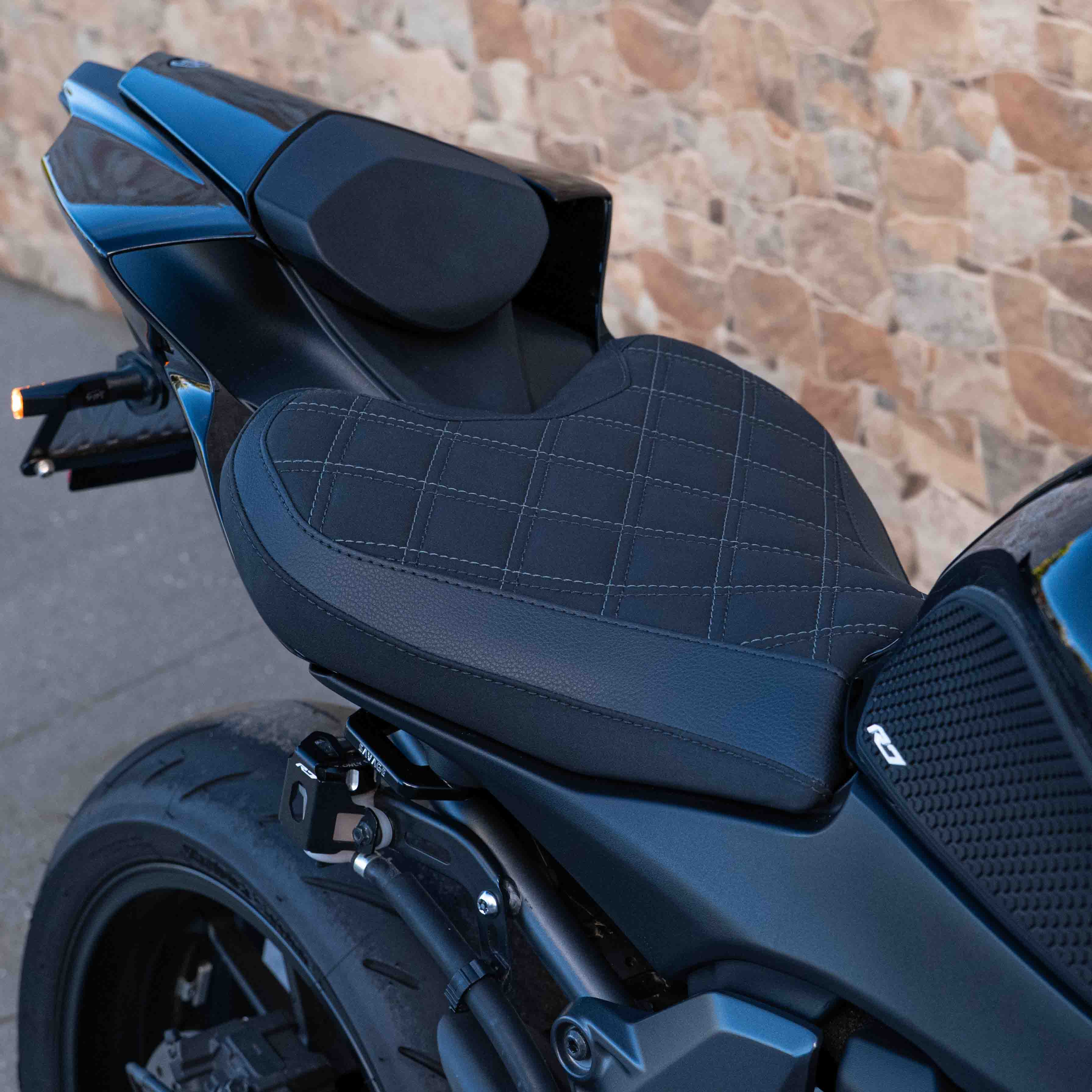 YAMAHA R7 (2022-2025) COMFORT SEAT TRIM